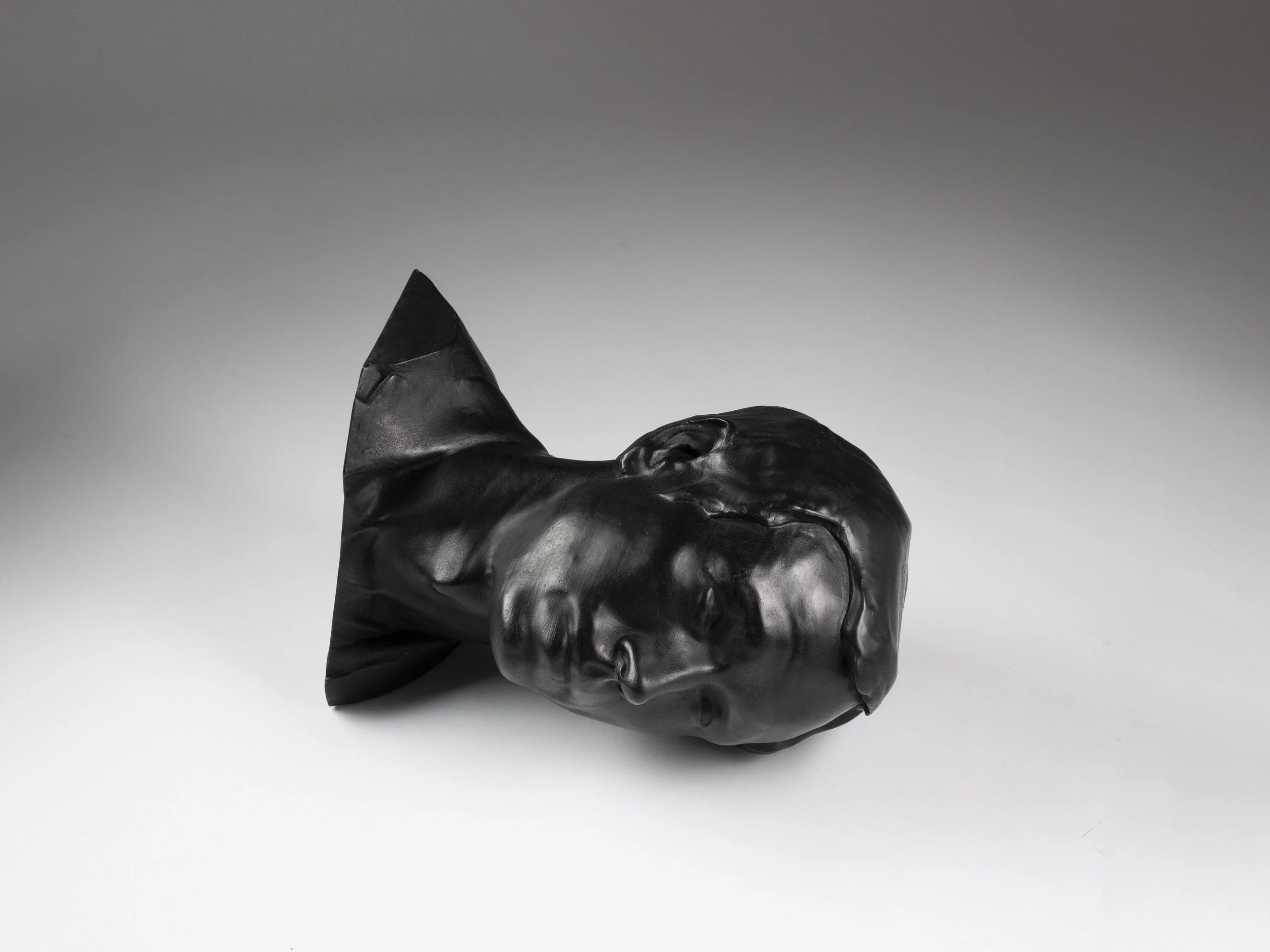 2018 Patinated bronze H19 x L30 x D26 cm / H7.5 x L11.8 x D10.2 in
