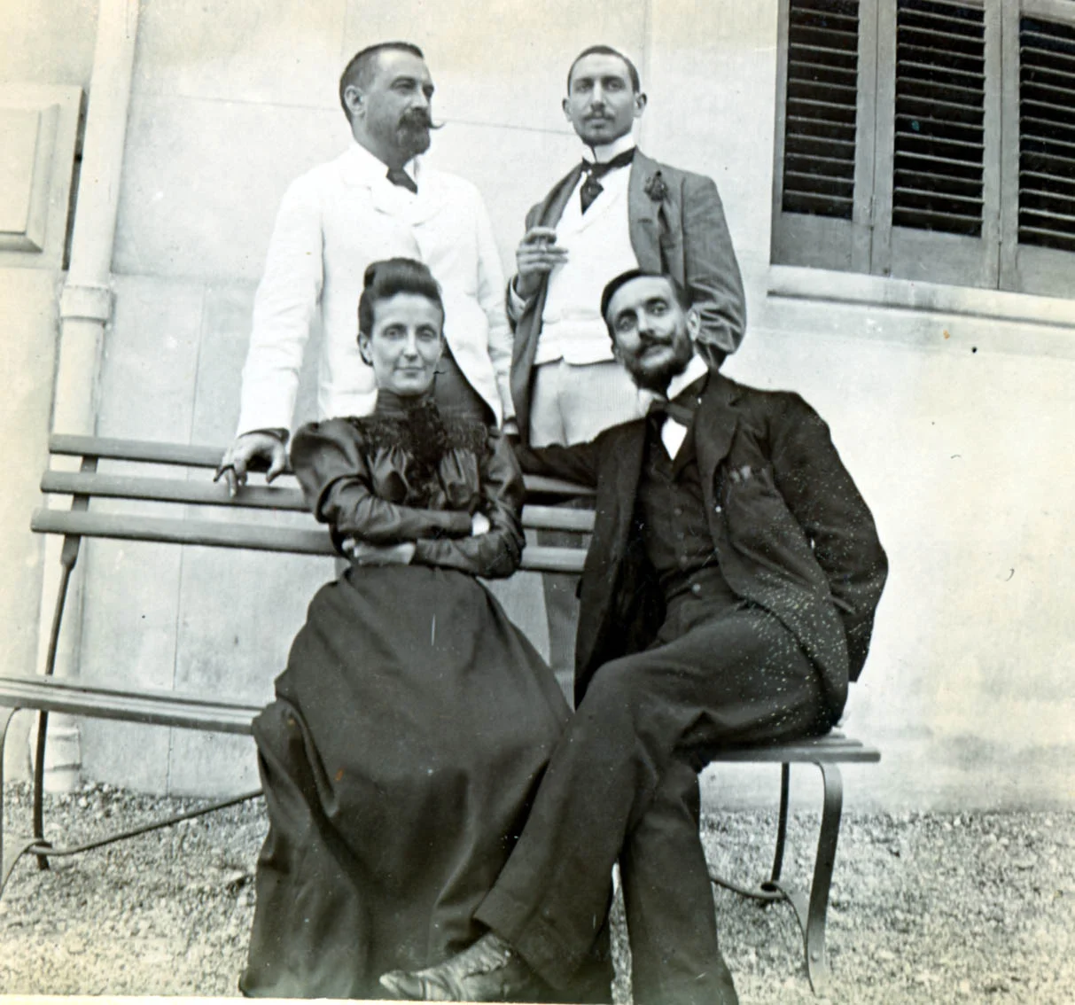   HERMANOS VILLAVECCHIA Y DAHLANDER  