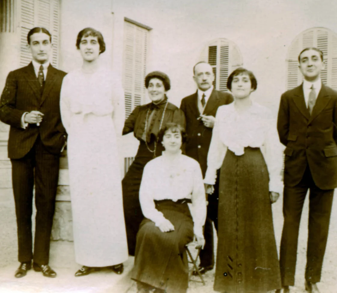 Familia Delas en 1913.jpg