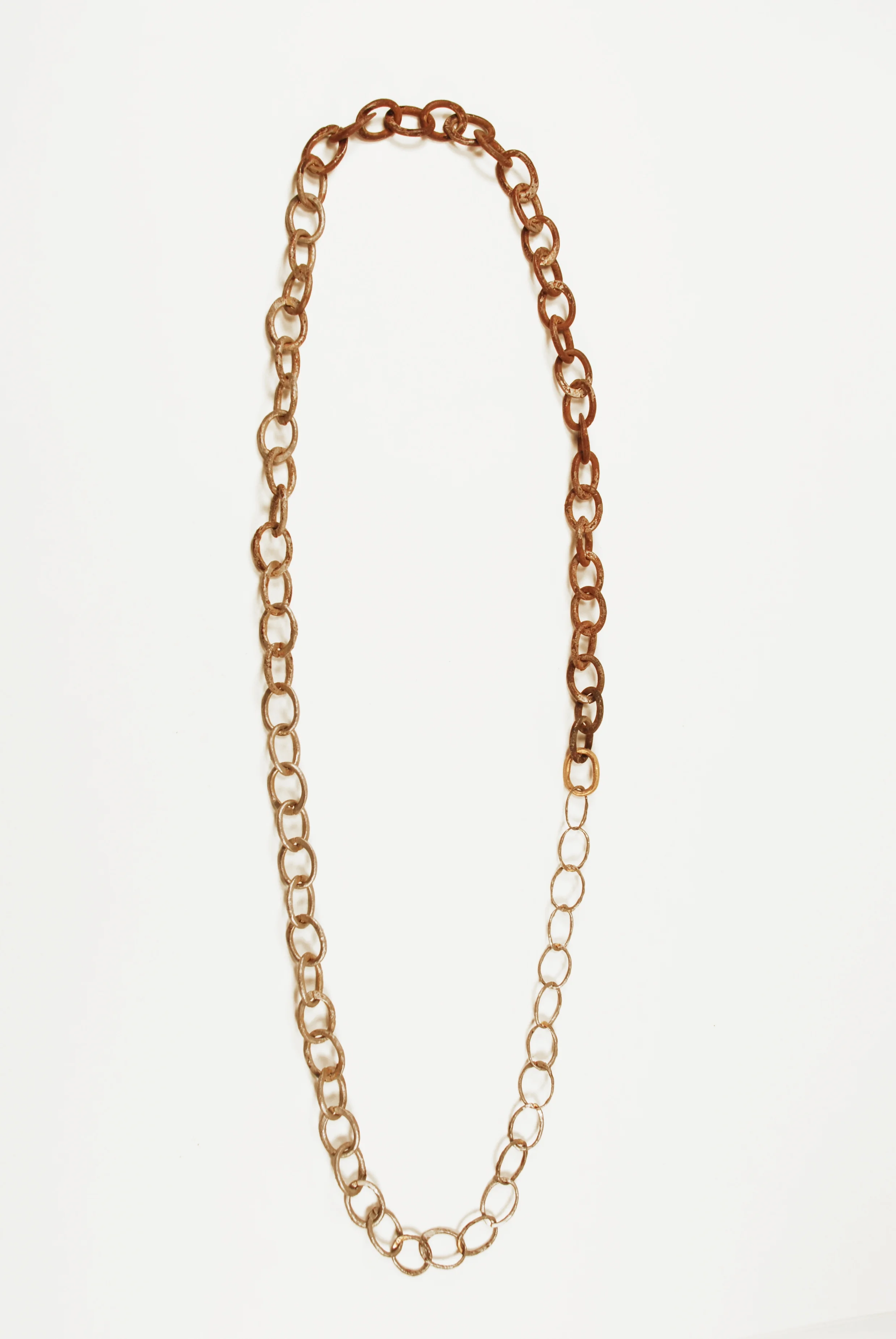 FADE, chain-linked necklace