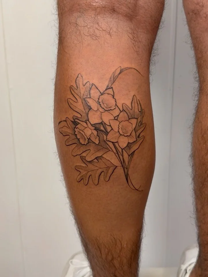 His parents&rsquo; favorite plants: daffodils and white oak. 

Aqeel makes beautiful plug-ins @aqeelaadamsound - put in your headphones and check them out! 

I really restrained myself while shading in the flowers. Keeping them simple and light shoul