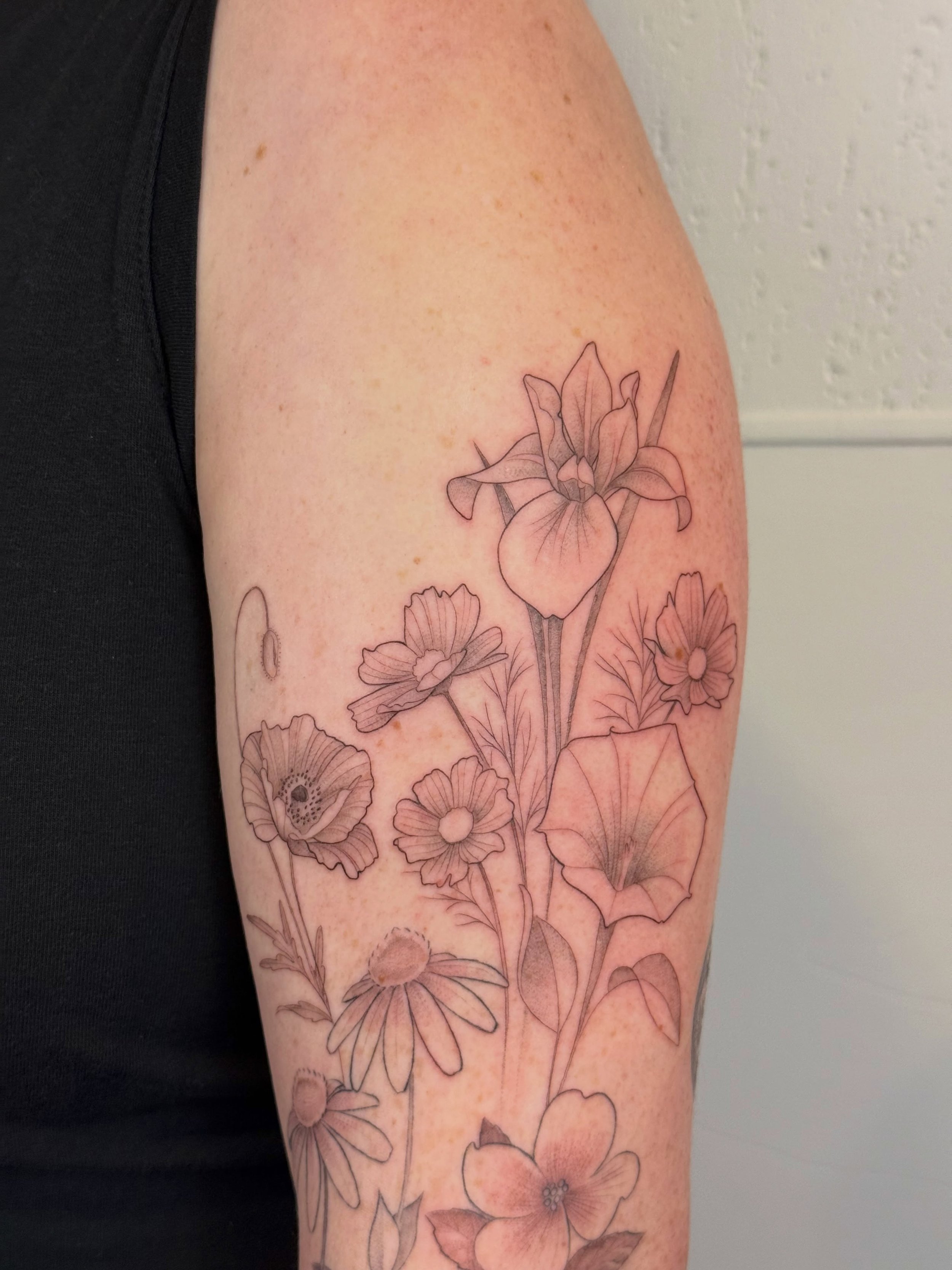 Flowers for family, done in two sessions. Thank you, Kayla! 

To request a tattoo appointment, complete the form on my website between November 1st and 3rd. 

If you have any questions don&rsquo;t be shy! Please comment or DM or email me at justin@ju