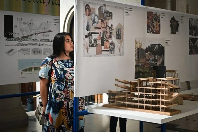 48-425: EX-CHANGE: Exhibition & Publication in Practice