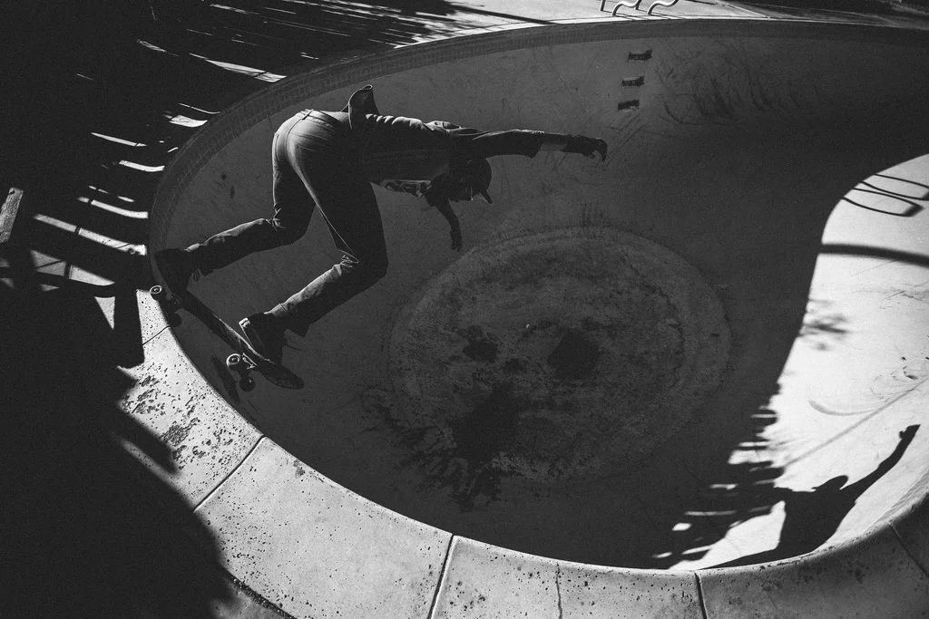 Slashing some coping. This pool is right down the street from my mom's place. I wish I would have known that 5 years ago!