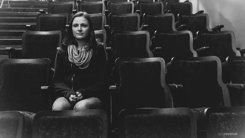 Quiet in the theater/museum