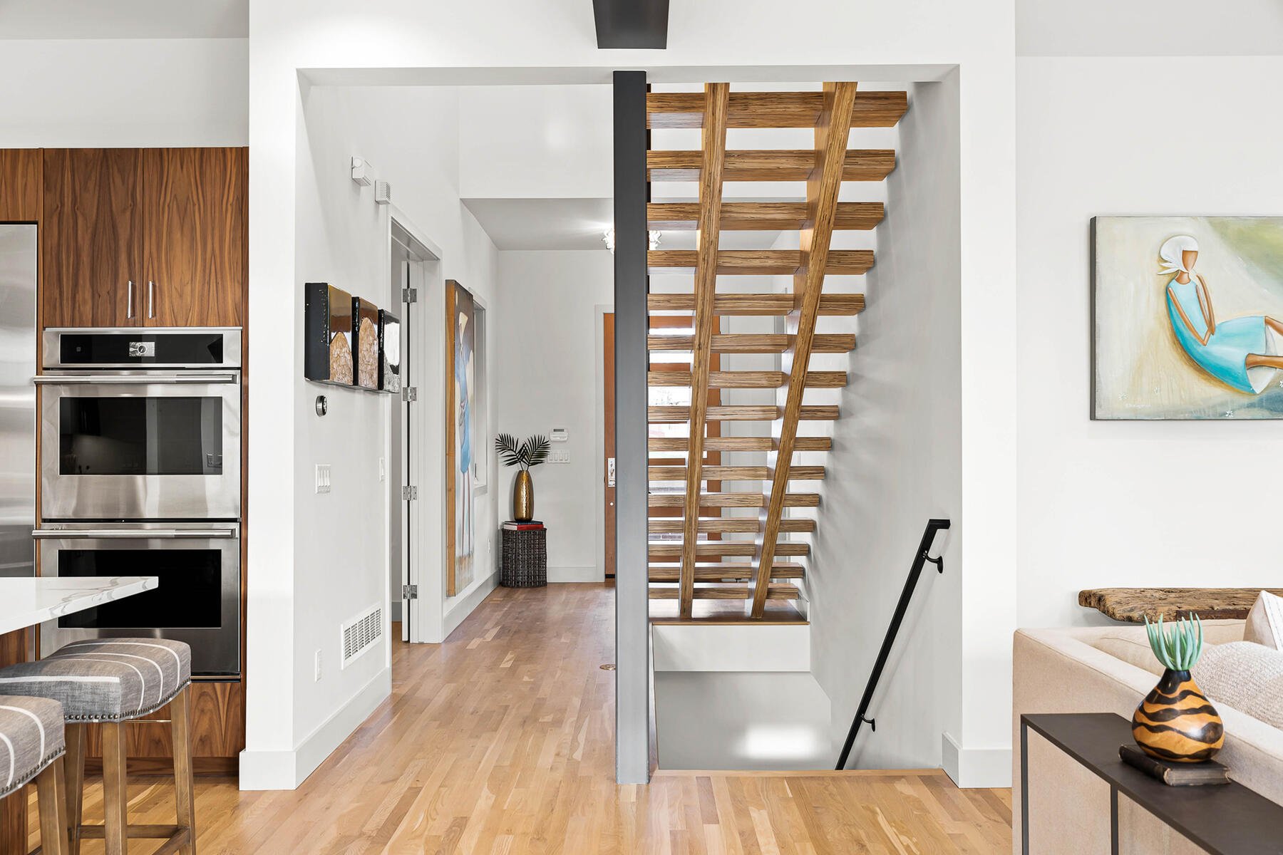 1483 S Vine St-020-012-Stairway-MLS_Size.jpg