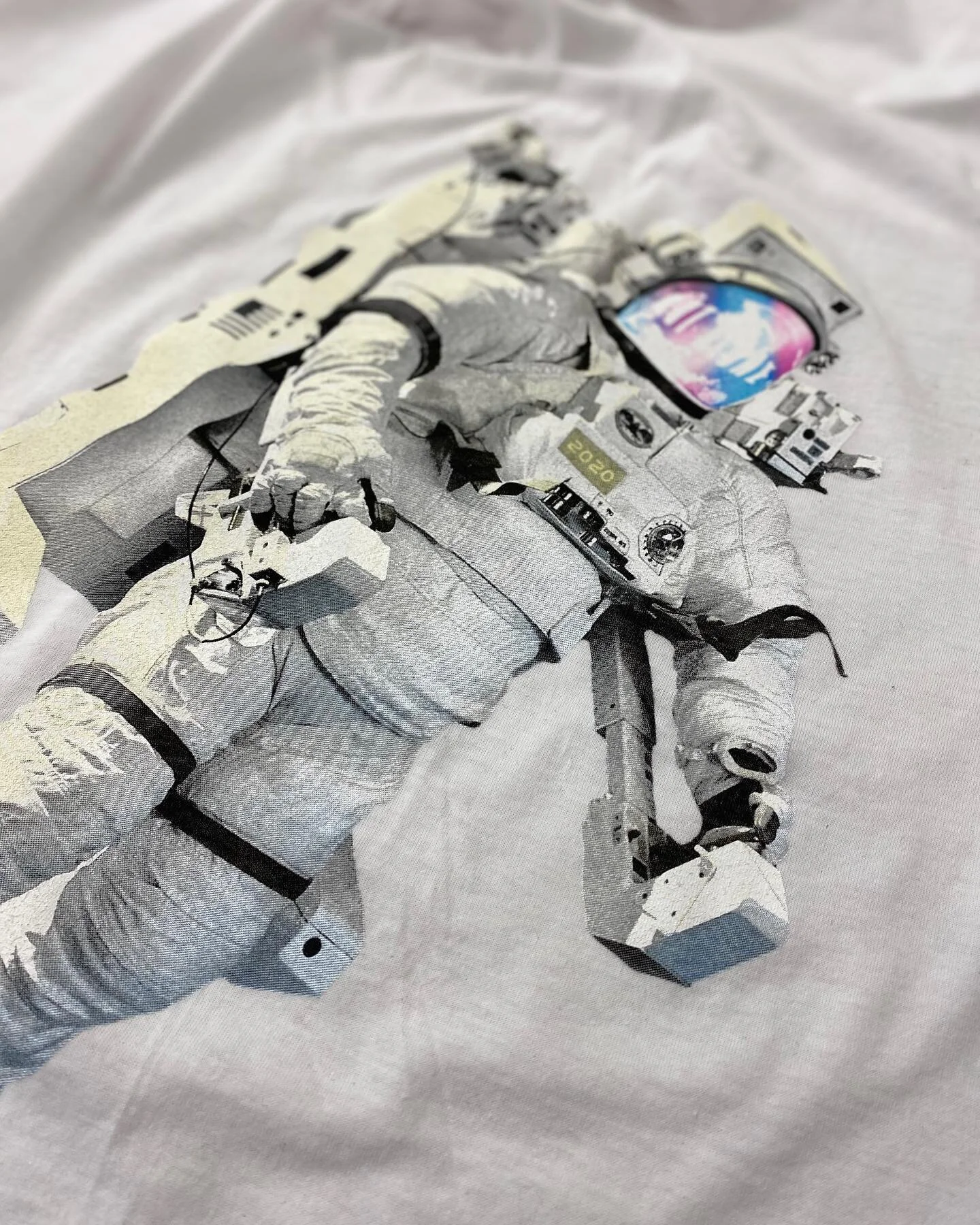 This is a print we did in 2020 and it was and still is a super rad print. We have one of them still in our showroom so we can show it off 😝🤙🏻

 #screenprint #screenprinting #embroidery #leduc #alberta #edmonton #calgary #yeg #yyc #yeggers #yeglife