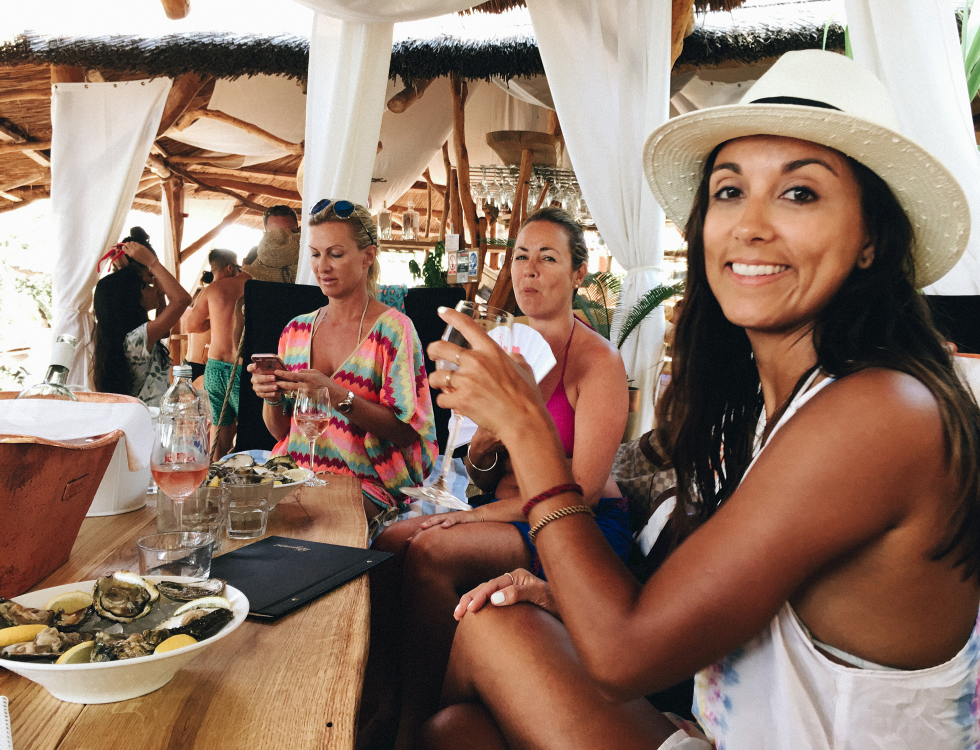 Fresh Oysters, Laganini Lounge Bar & Fish House