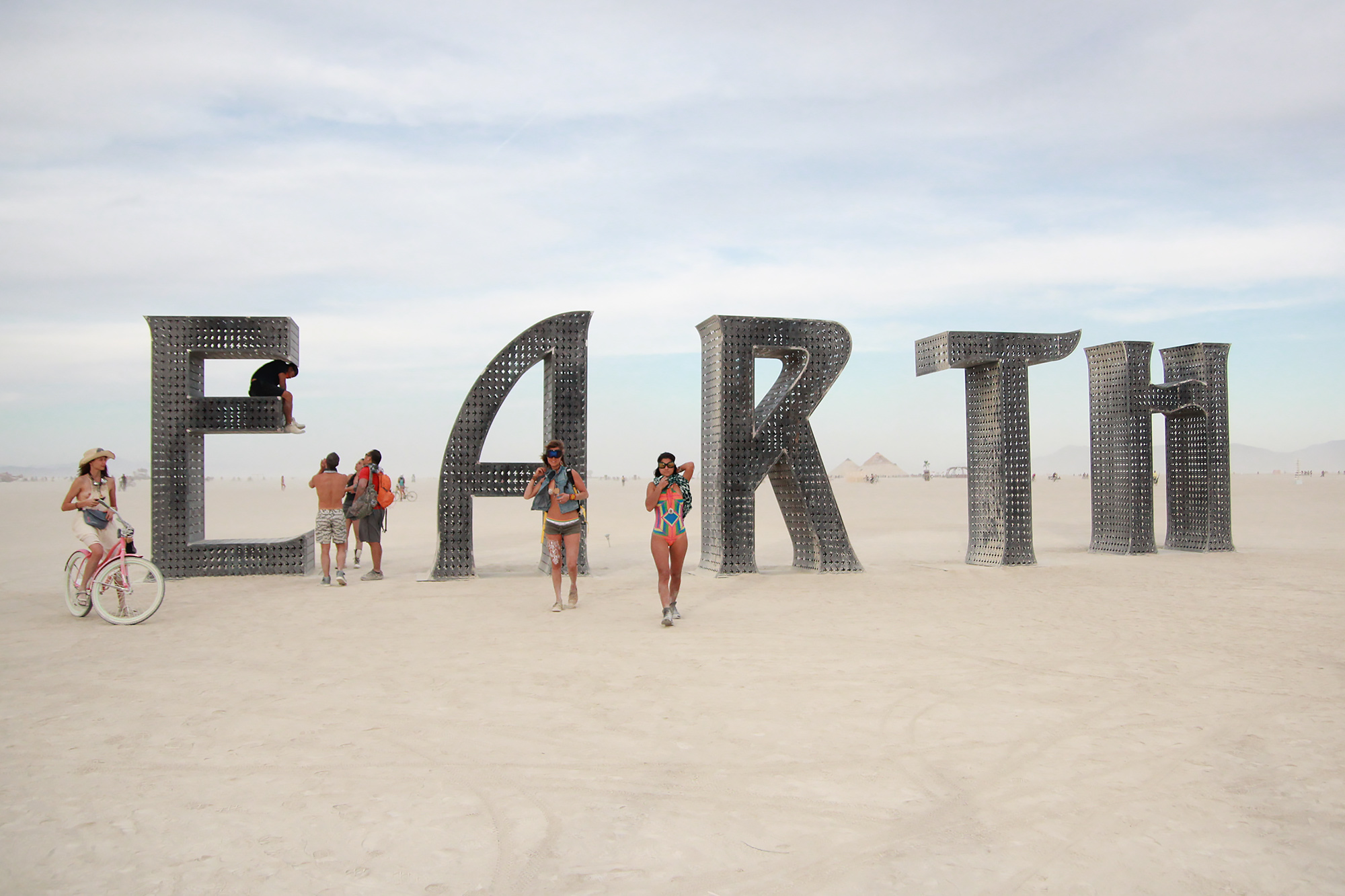 E "art" h installation on The Playa.