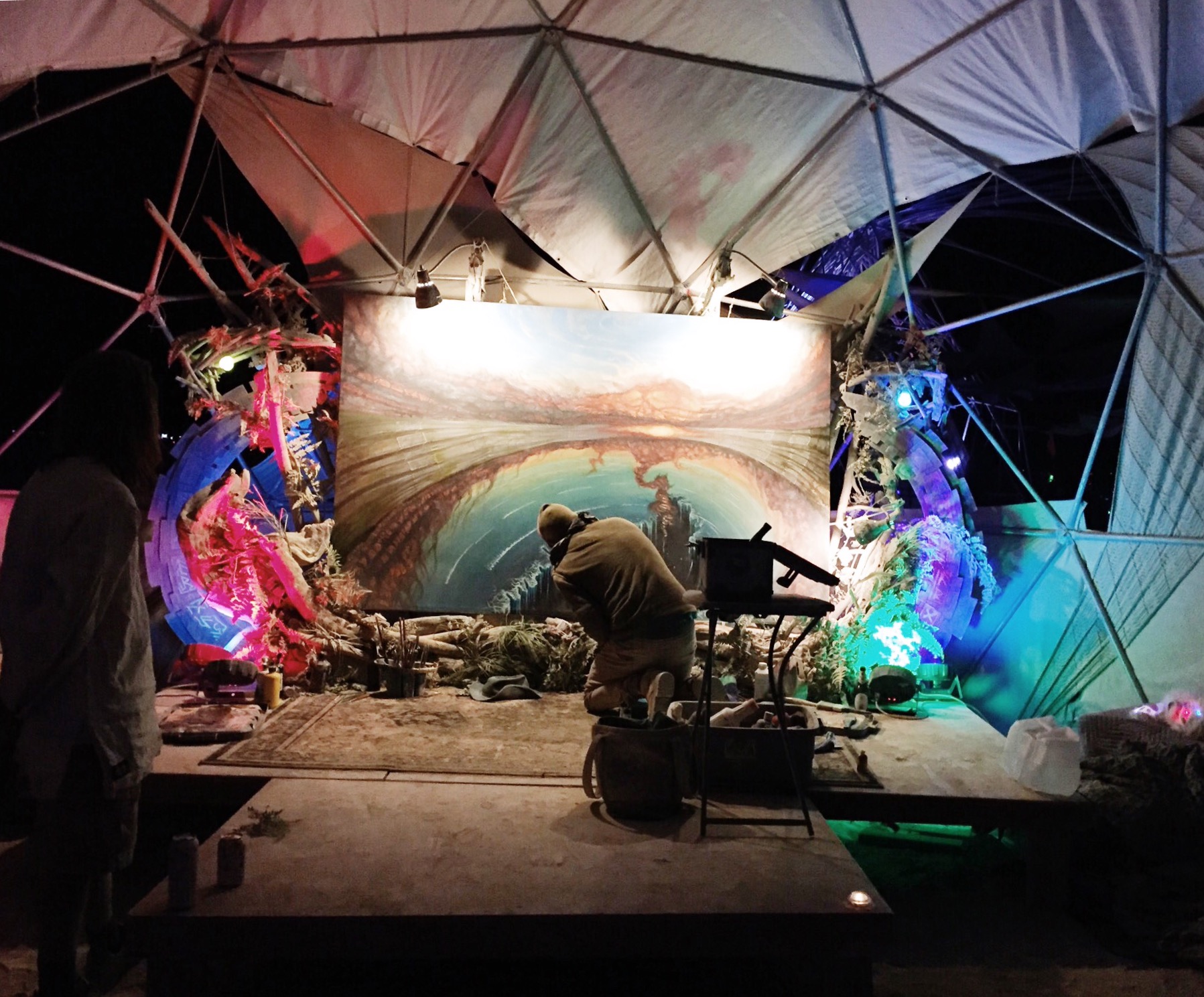 Midnight painter. Photo by @chelseagildea