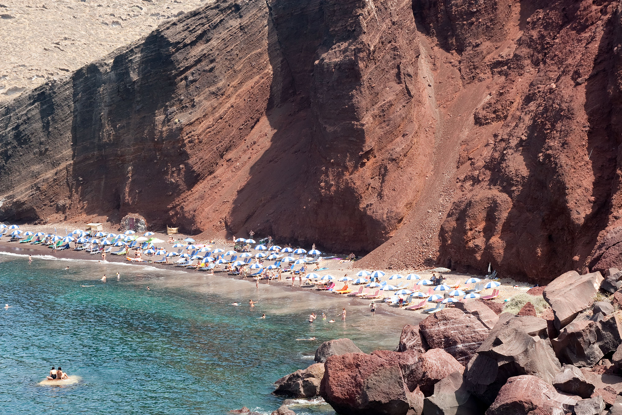 chrissihernandez-greece-santorini-redbeach.jpg