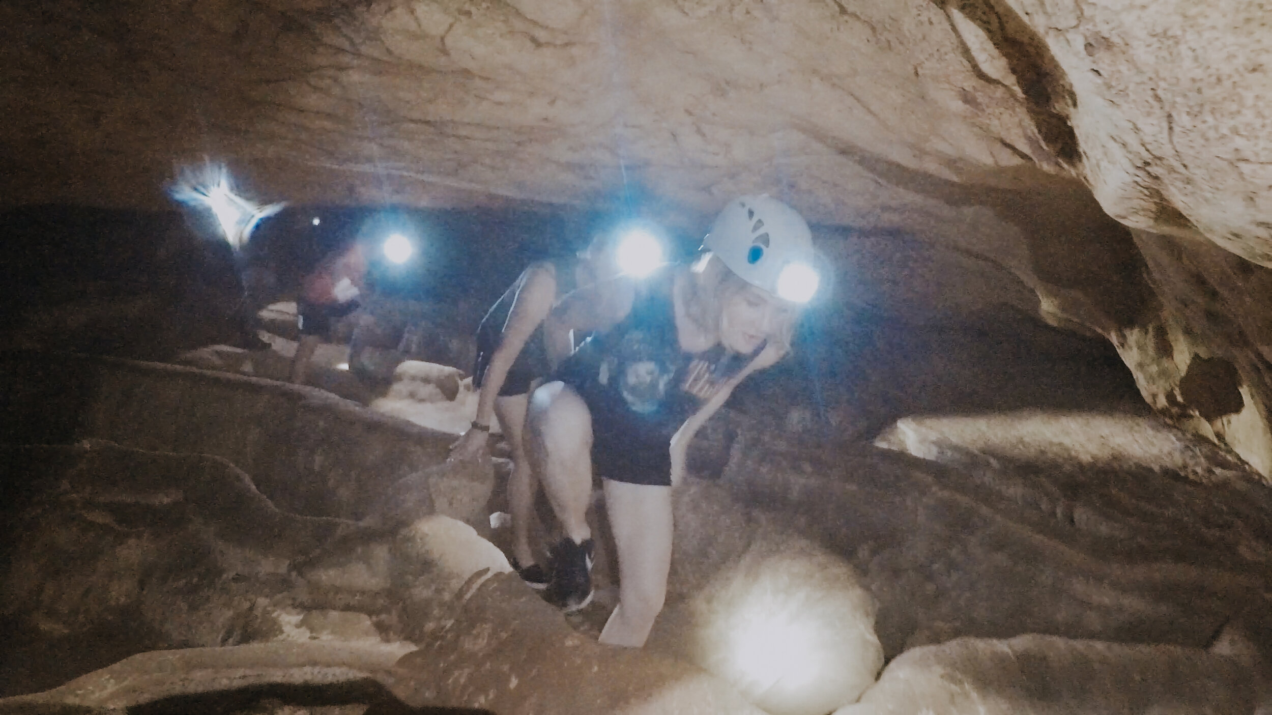 chrissihernandez-belize-cavesbranch-video-(33).jpg