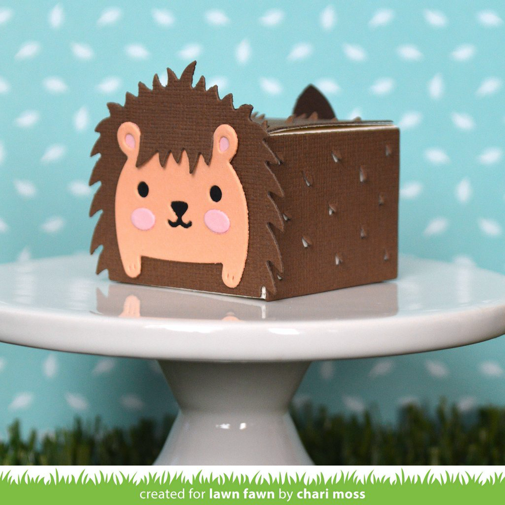 tiny gift box hedgehog add-on Lawn Fawn lawn cuts// Stanzschablone