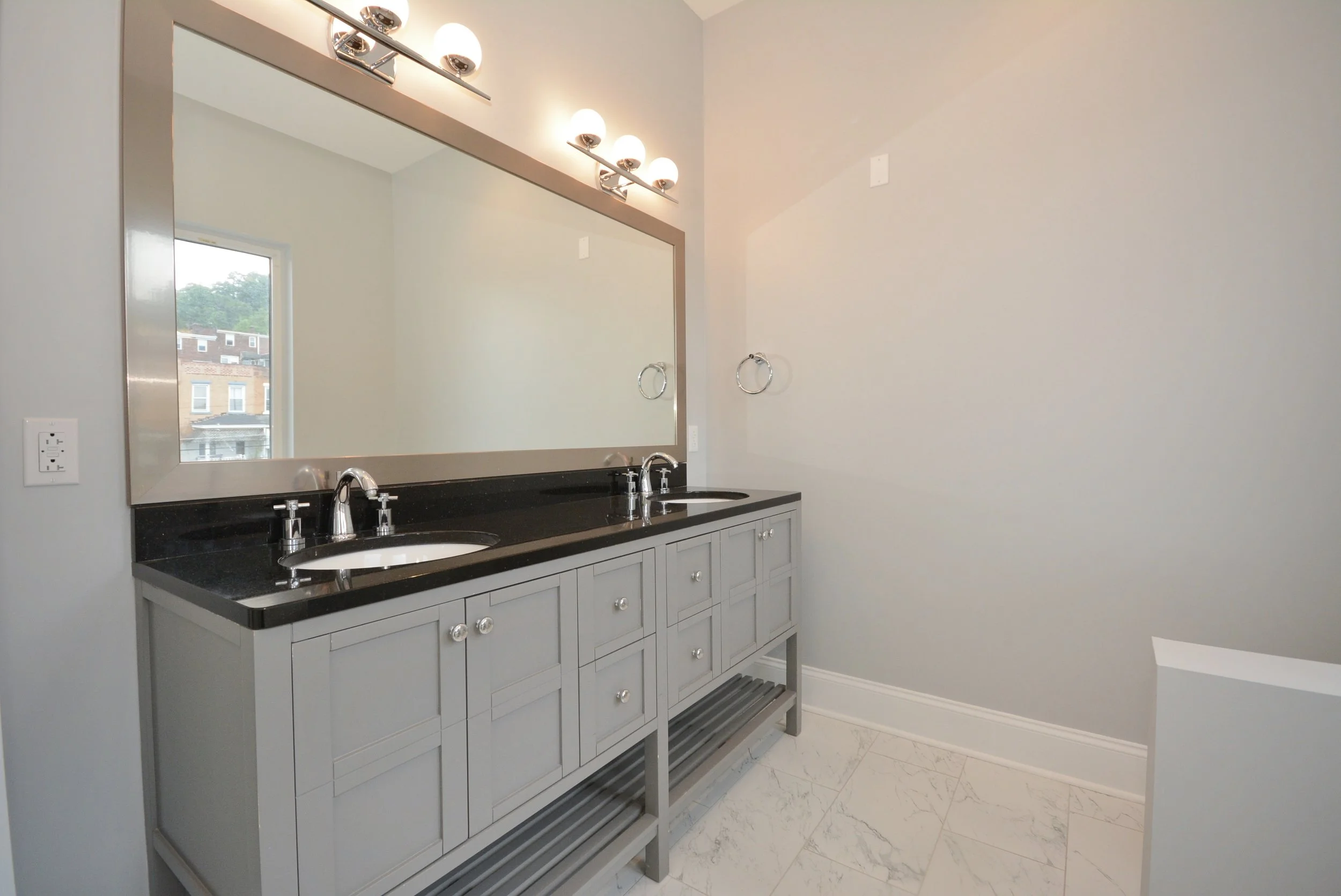 master bath 3.JPG