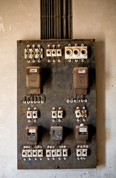 An old electric panel in the ice factory. I'm pretty sure I have the same wiring in my house.