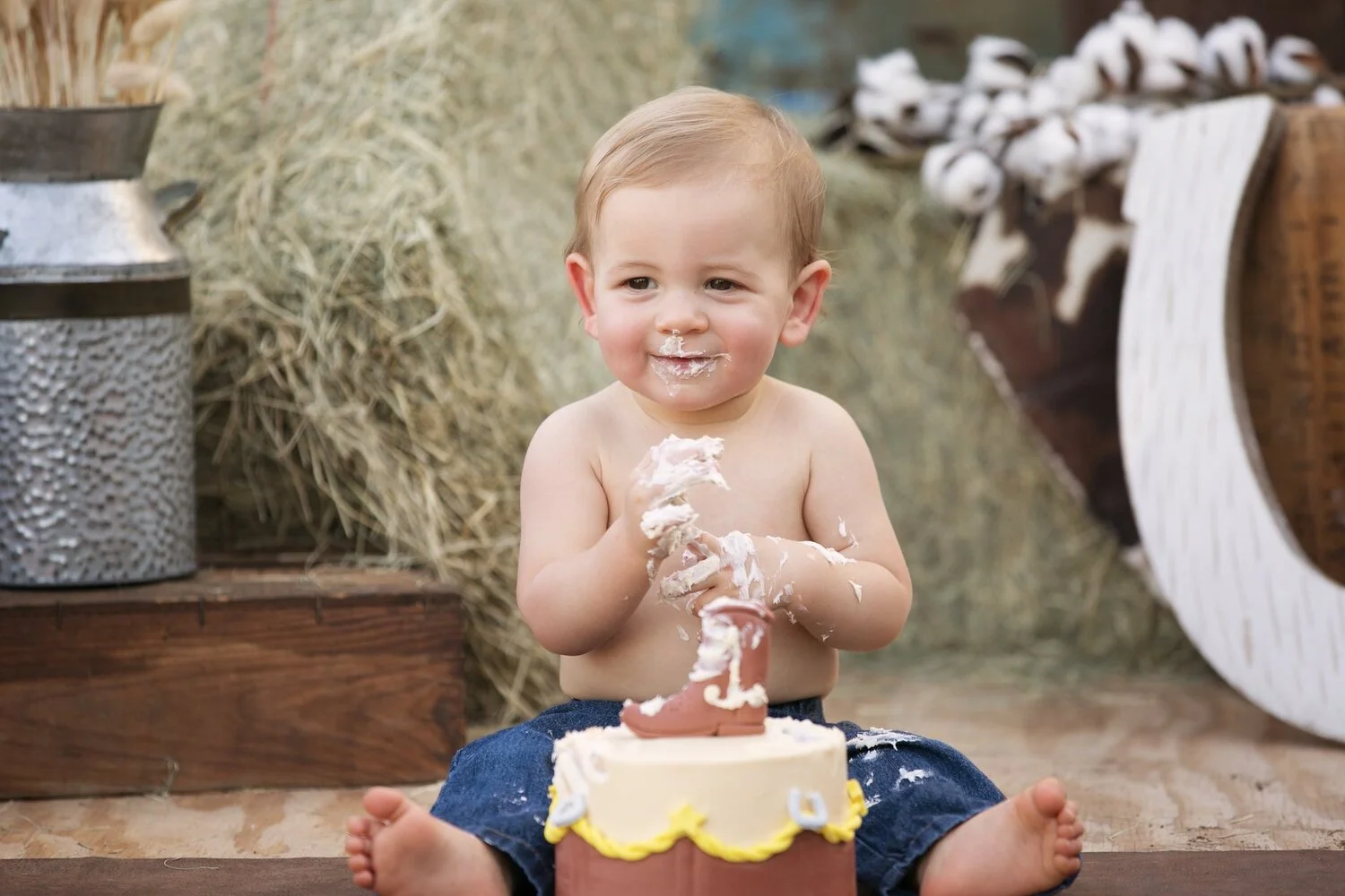 cowboy-cake-smash-san-antonio-texas-lytle-photoshoot.jpg