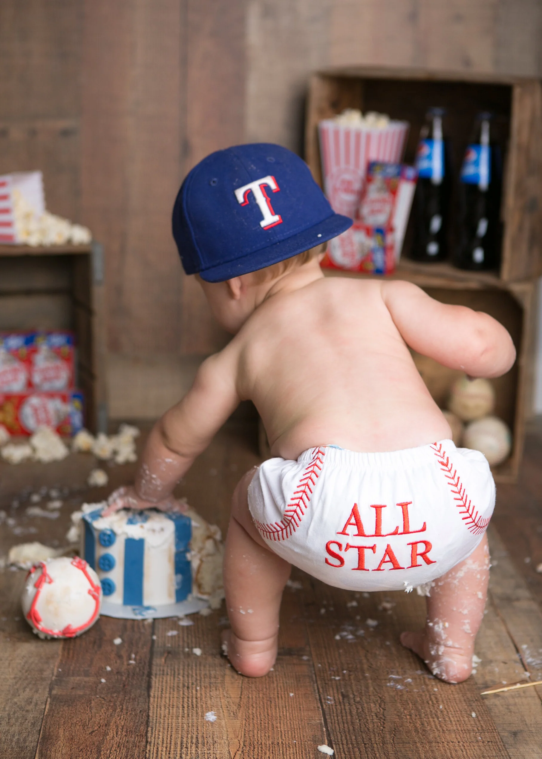 baseball-cake-smash-lytle-san-antonio-texas-photographer-5.jpg