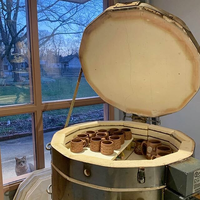 Late afternoon bisque loading by our residents, @kariwoolsey and @coricrumrine. #bisque #studiocat #creeper #earthenware #residentartist Photo cred: Cori Crumrine