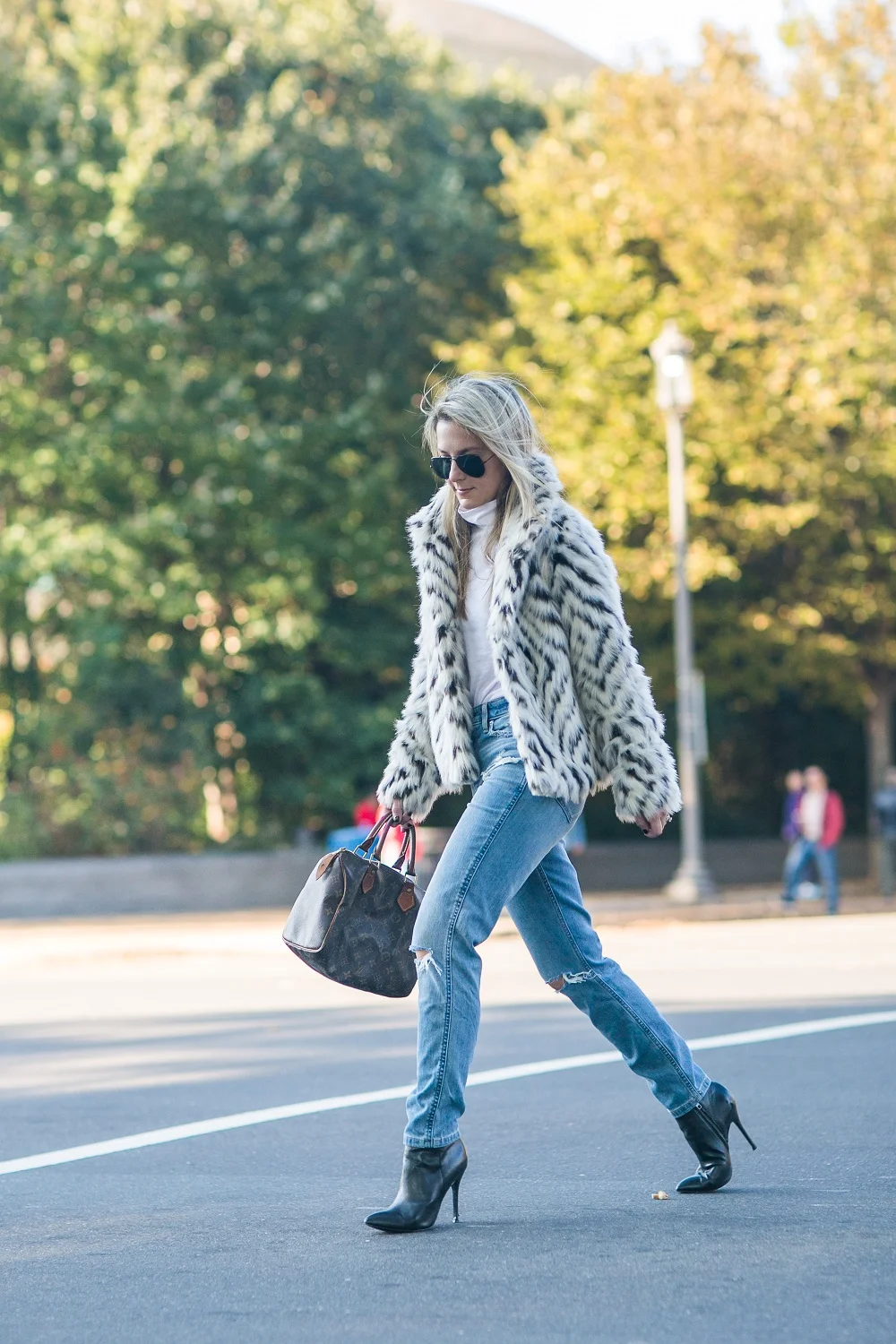 Mom Jeans & Faux Fur 