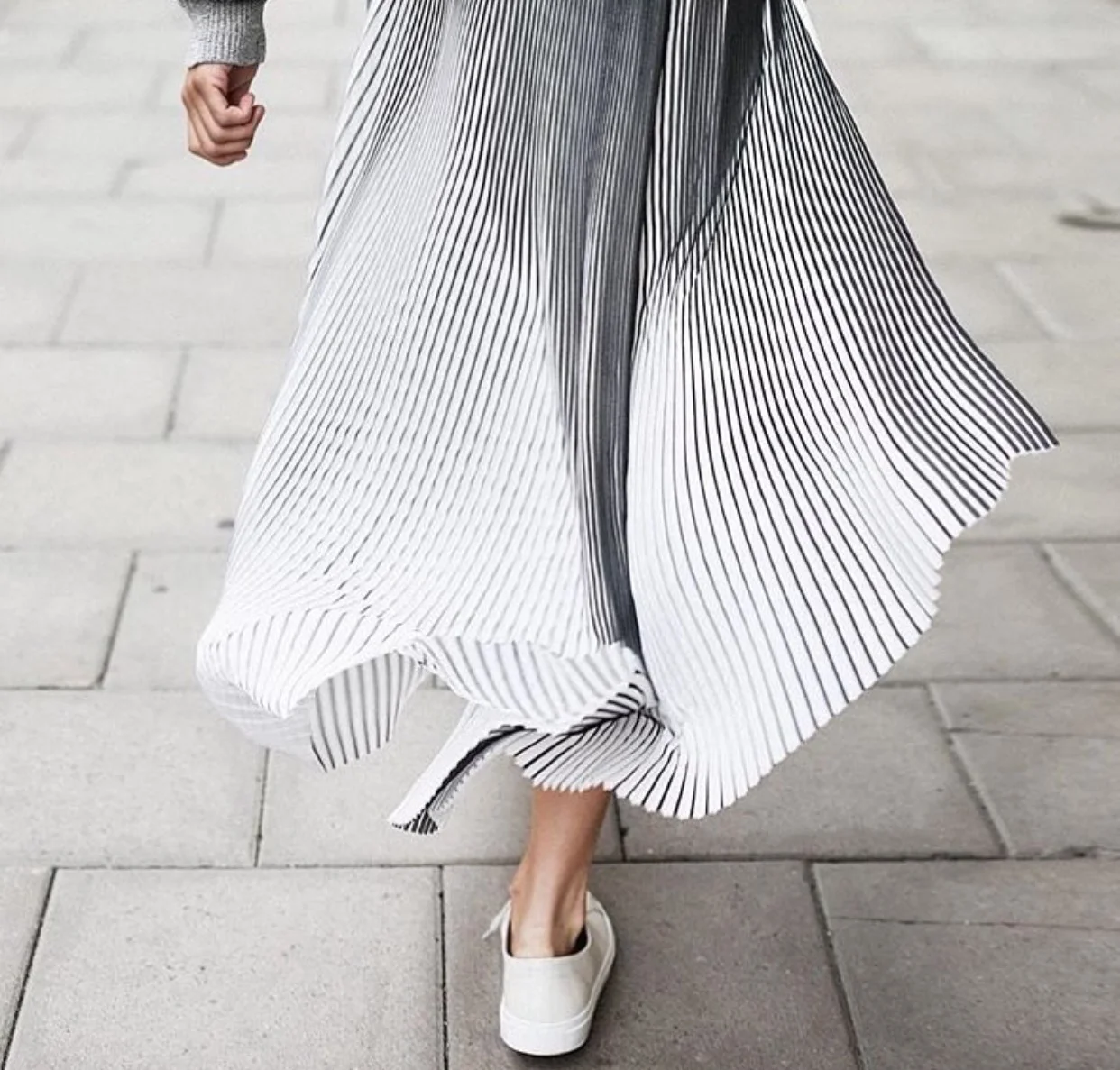 How To Dress Up Sneakers