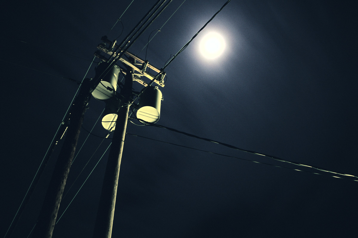 34_lightpole_lowres.jpg