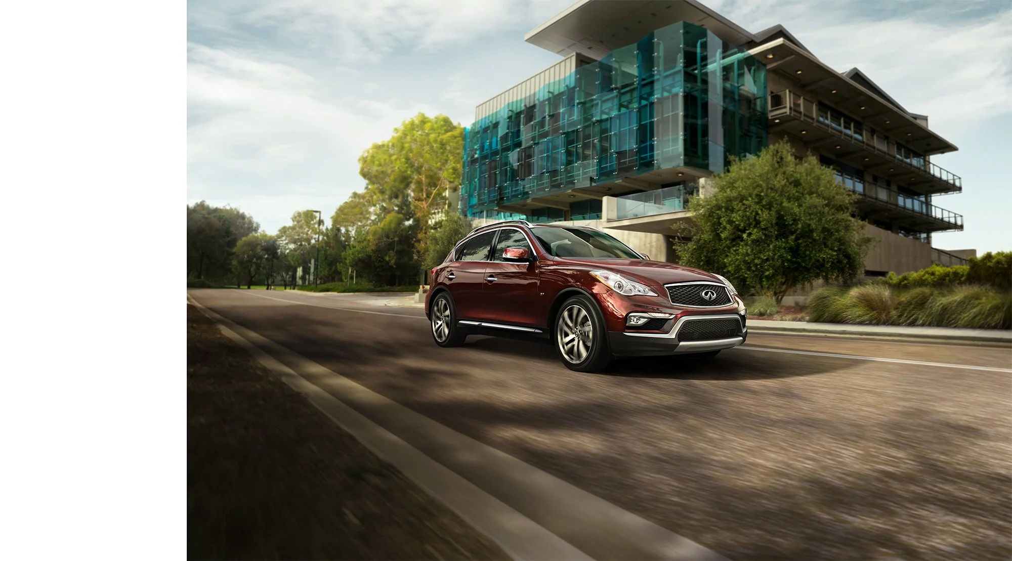 150825_01_01_INFINITI_QX50_34Front_Exterior_EXTEND.jpg