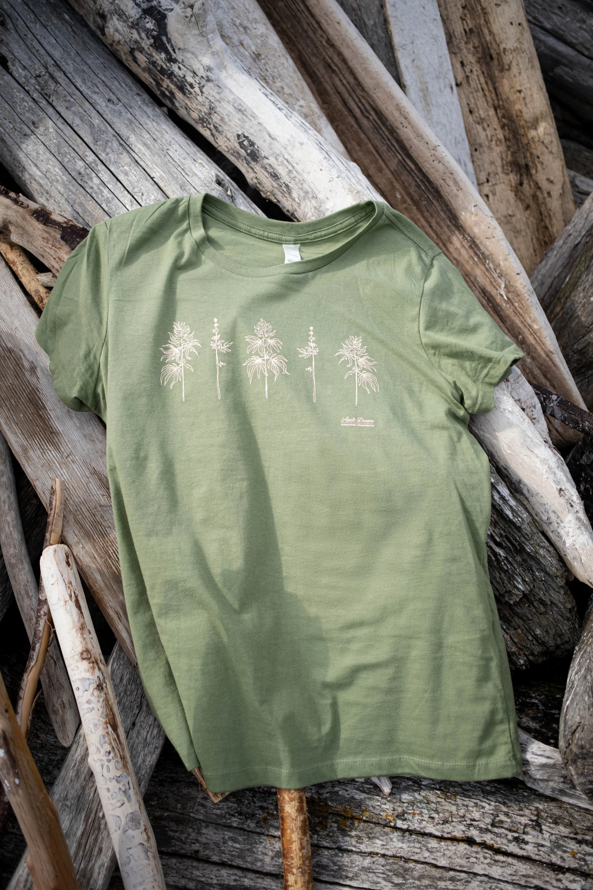 Agate Dreams Apparel '22_24.jpg