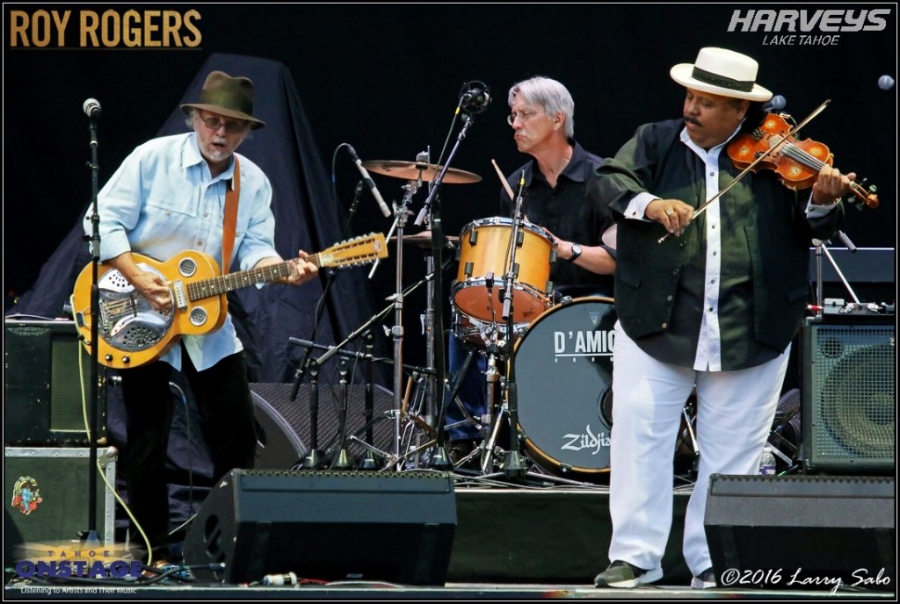 Roy Rogers, left, Kevin Hayes and Carlos Reyes welcome Tahoe crowd with a rousing 45-minute set. Tahoe Onstage photos by Larry Sabo