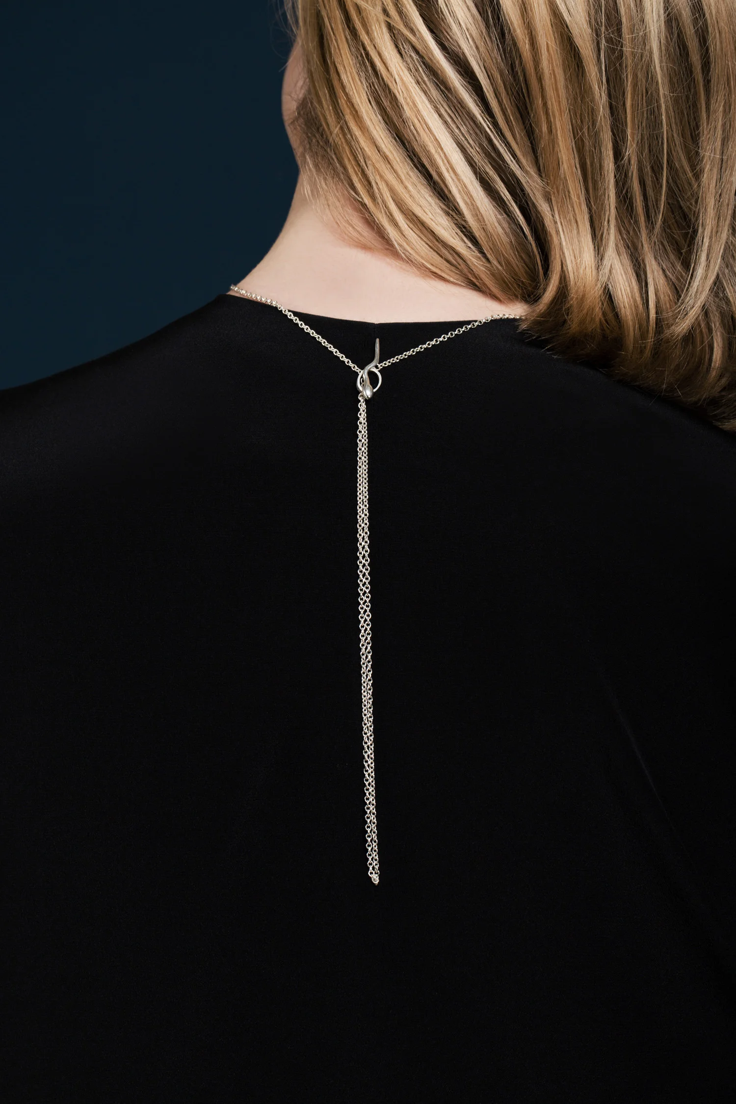 Egg chain in silver worn short, back