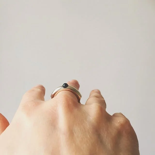 Anatomy ring with black pearl
-
-
-
-
-
#ring #black #pearl #jewellery #hand #handjewellery #p&auml;rla #svart #anatomy