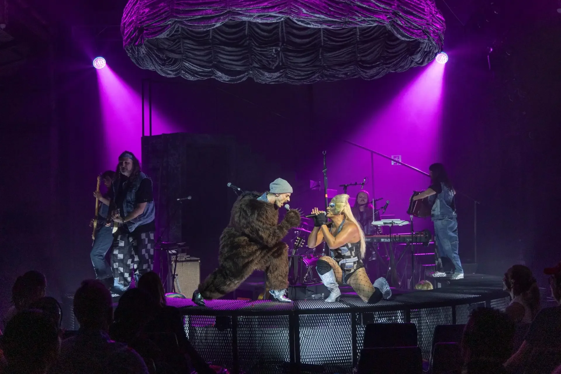 3.-adam-noviello-and-seann-miley-moore-hedwig-and-the-angry-inch-photo-by-shane-reid.webp