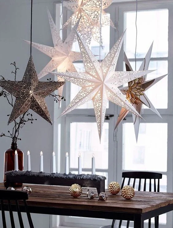 How to style A Modern Rustic Christmas Table