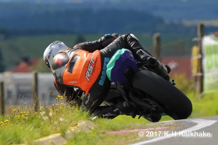 Cresting a hill at Schleiz. Photo by Karl Heinz Kalkhake.