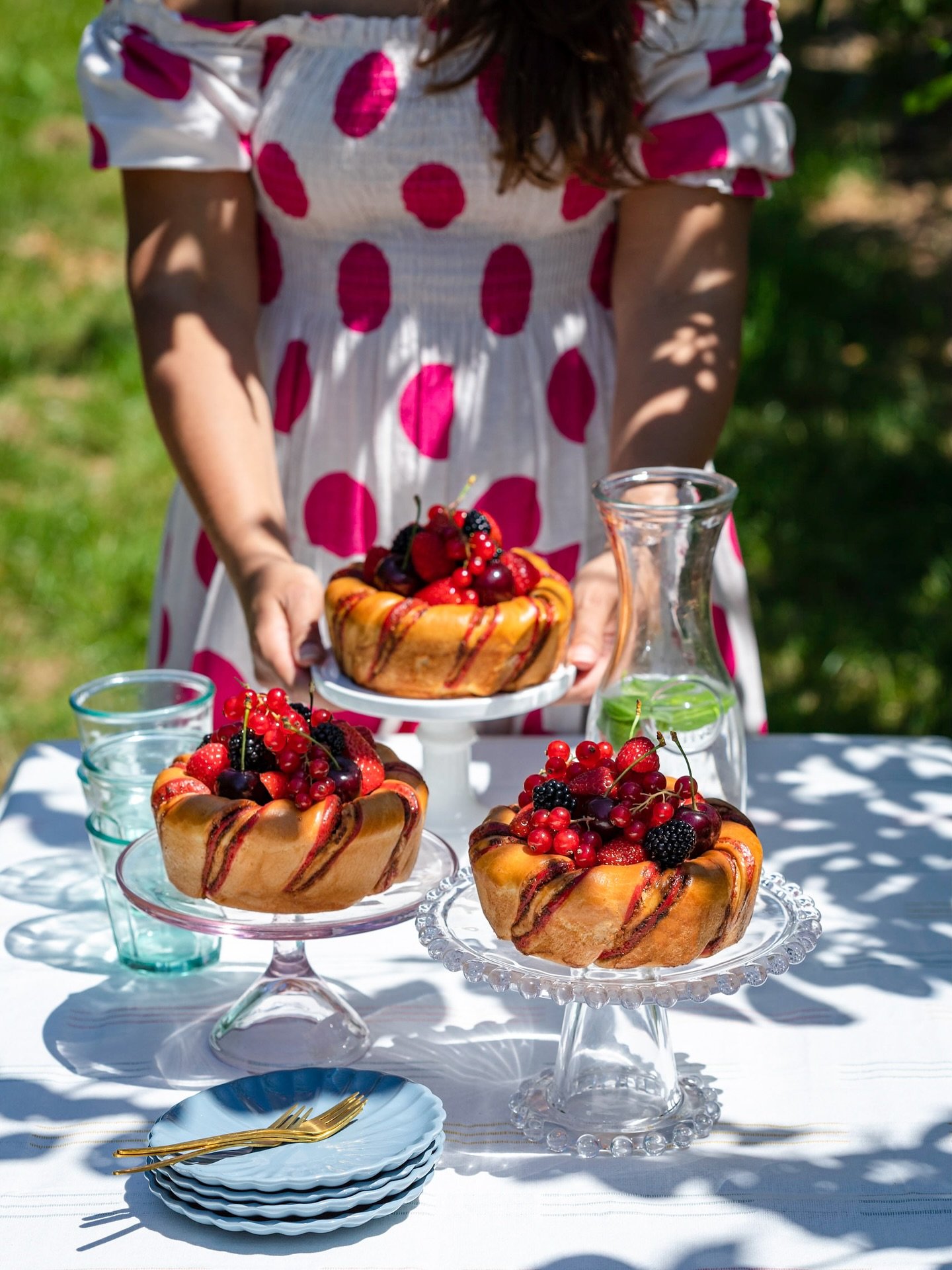 Voor @prestigefruit en @royalsteensma maakte ik samen met @my.a.team en @lieke__schoenmakers deze frisse beelden. Fotograferen in daglicht geeft in veel settings zoveel levendigheid. Het licht beweegt mee, schaduwen spelen met de producten en de foto