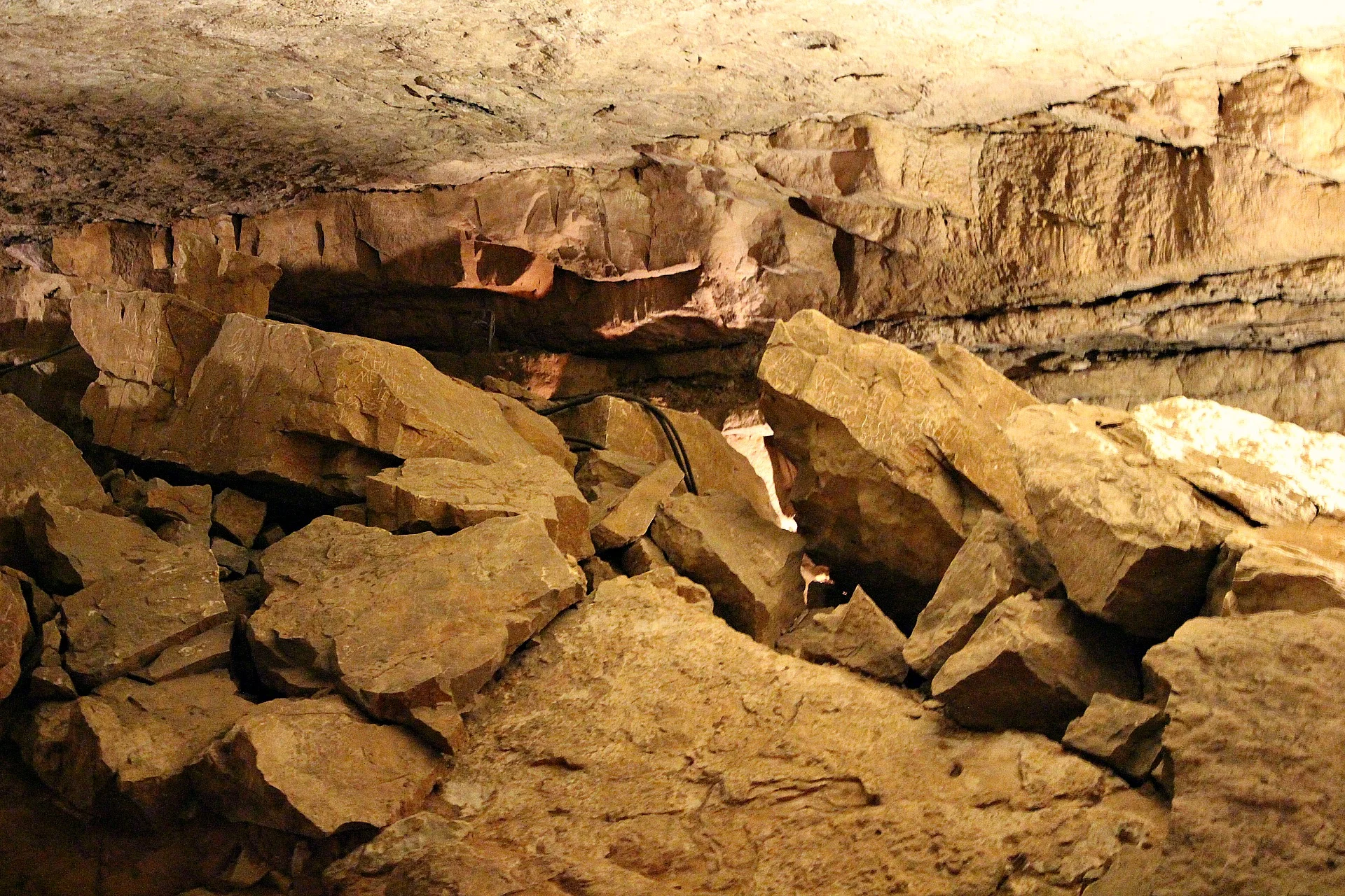 Flash photography is not allowed in the caves, but the lighting is so great you probably won't even miss it!