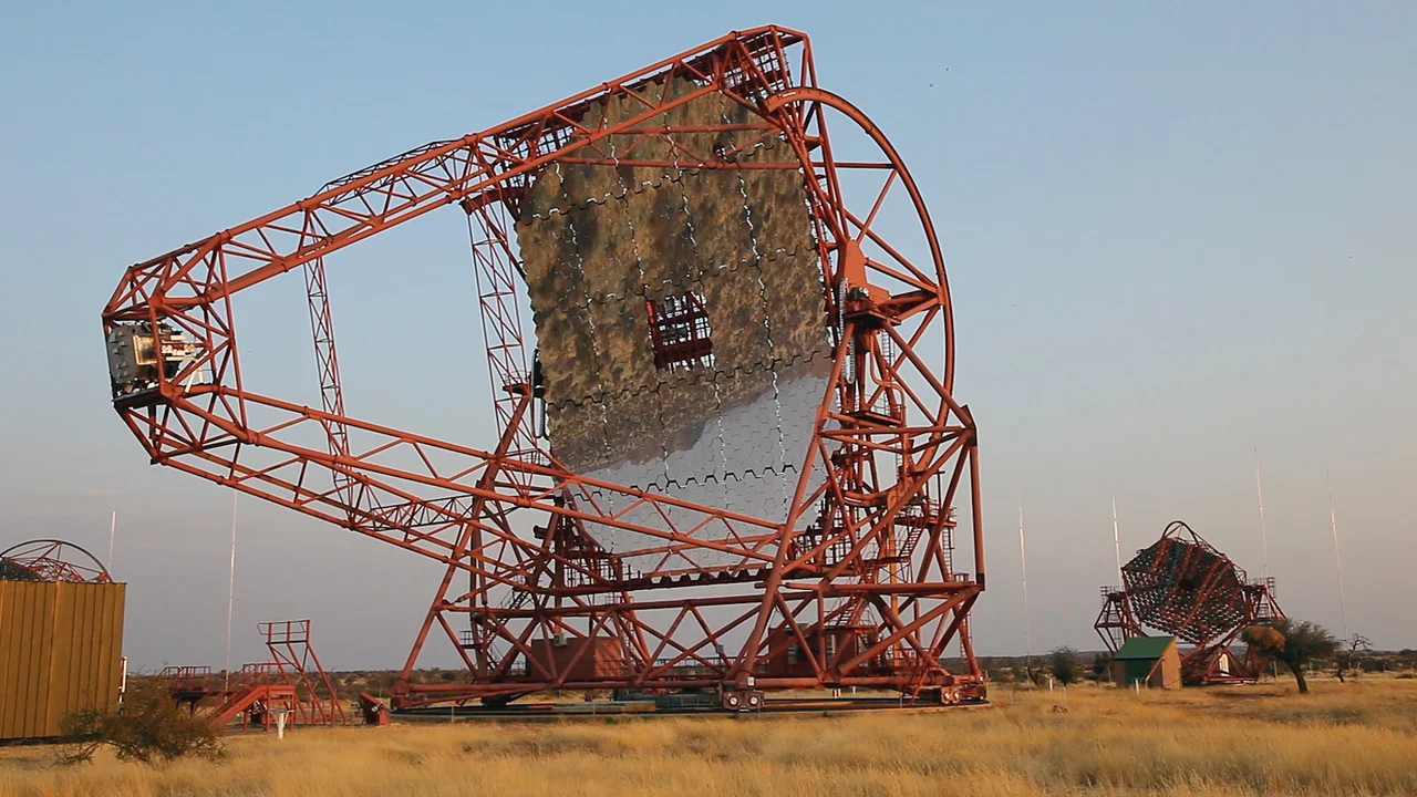 Videostill, Performing Monuments, HD, 15:07, color, sound, 2018, ©Katrin Winkler