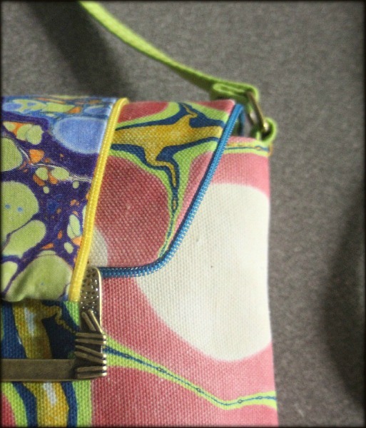 MiniBarbSeeingPinkDetail.jpg