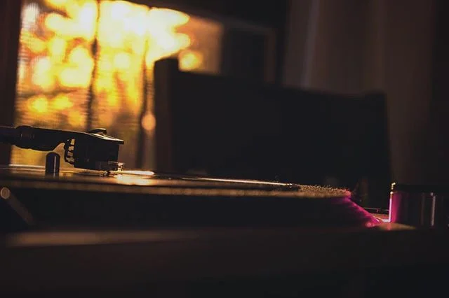 Keep em #spinnin.
#vinyl#vinyljunkie#vinyladdict#vinyligclub#vinyligclubnyc#records#recordcollection#nowspinning#keepspinning#gotthatonwax#crates#milkcrates#diggininthecrates#whatsinthecrate