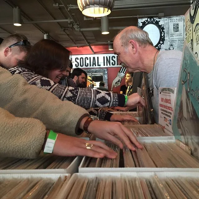 #DC #Diggin at the #DCRecordFair

#vinyl #vinyligclub #vinyladdict #vinyljunkie #records #recordcolleting #recordcollection #crates #cratelife #milkcrates #diggininthecrates #whatsinthecrate