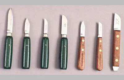 LAB KNIVES WITH WOODEN HANDLE