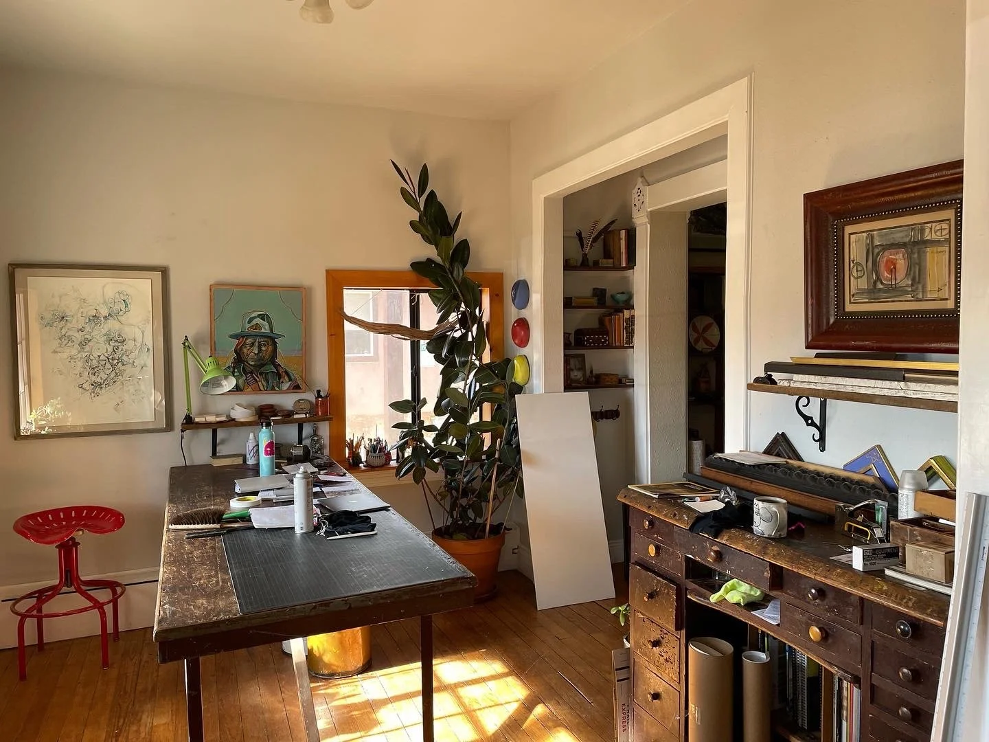 Corner Art Room