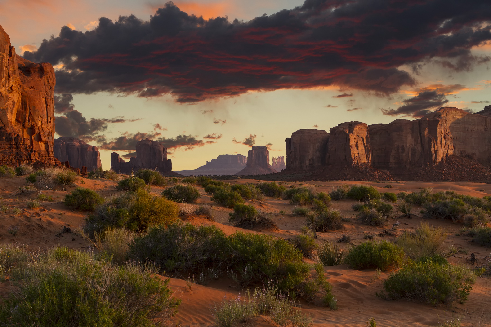 Monument Sunrise 2_resize.jpg