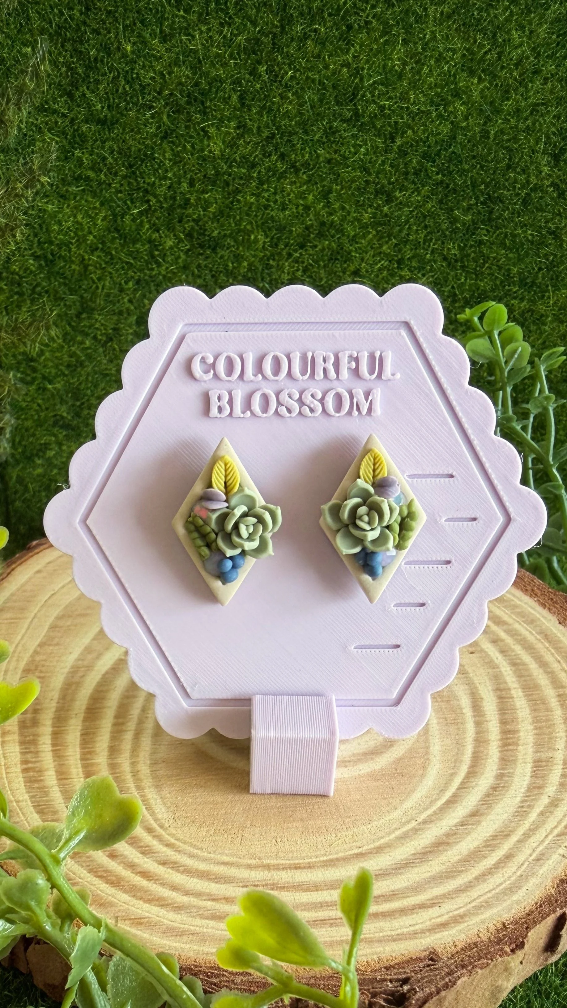 Tiestito Studs  - Green
