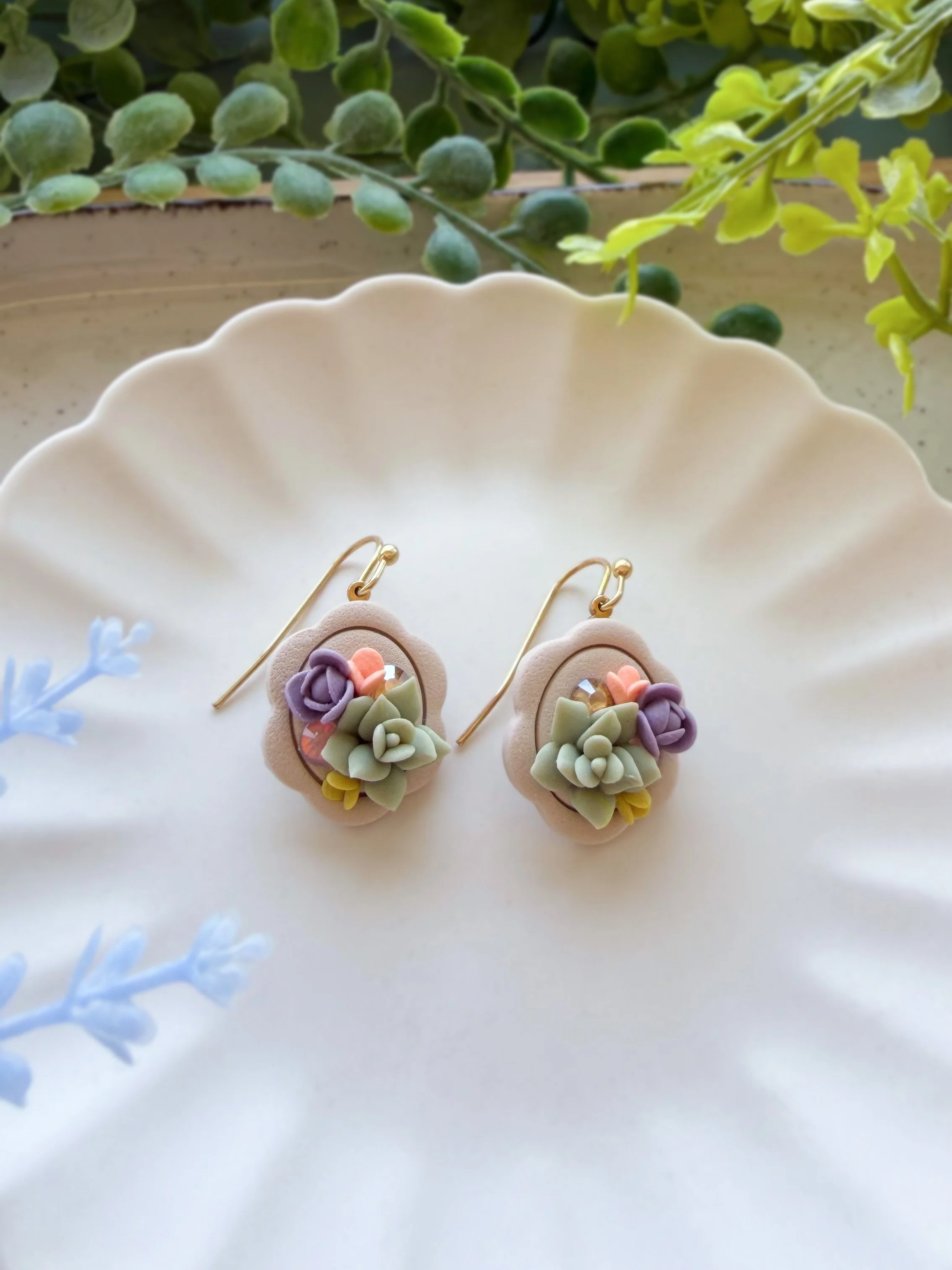Camafeo Floral Earrings - Crema