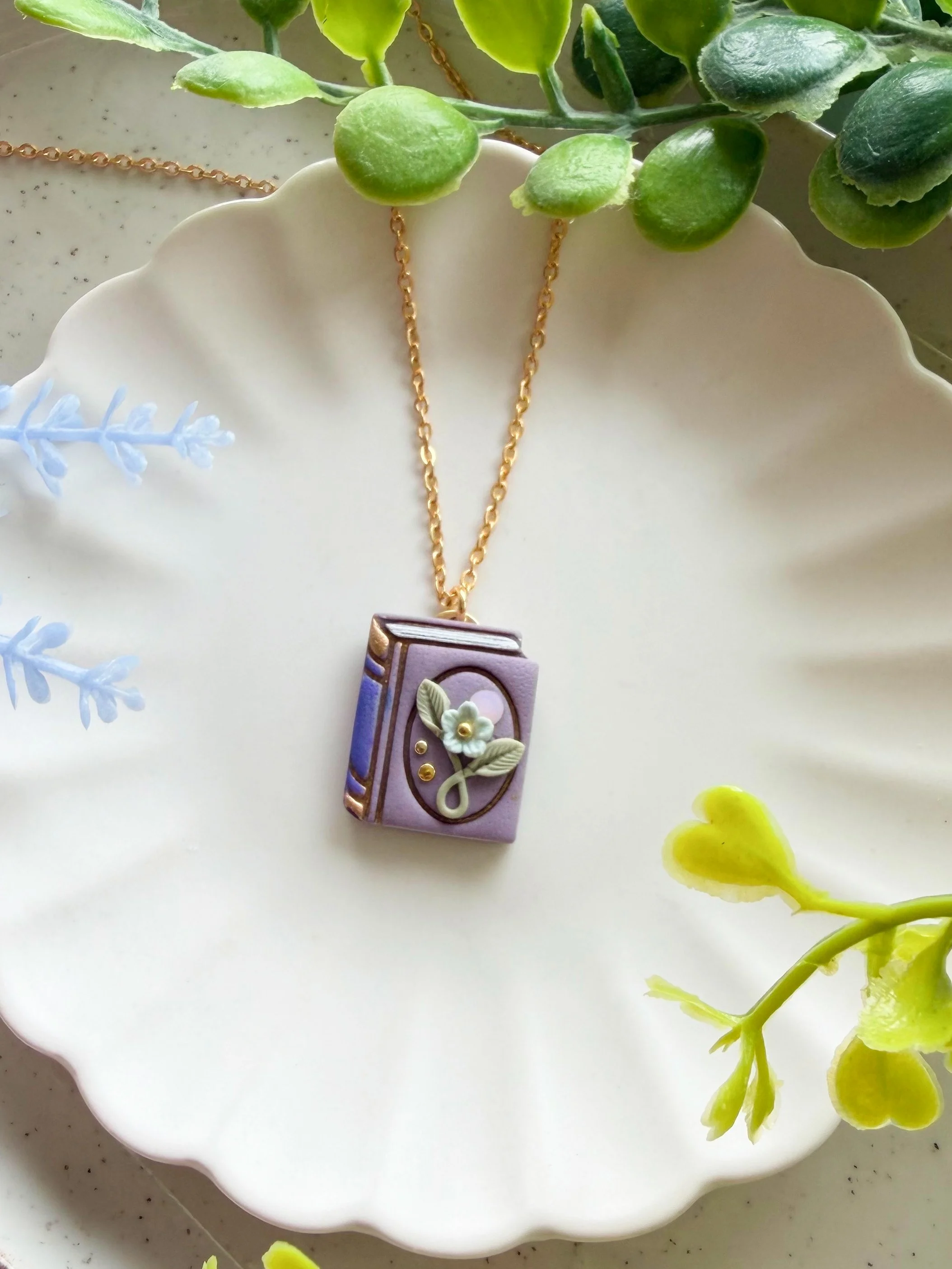 Librito Necklace - Violeta
