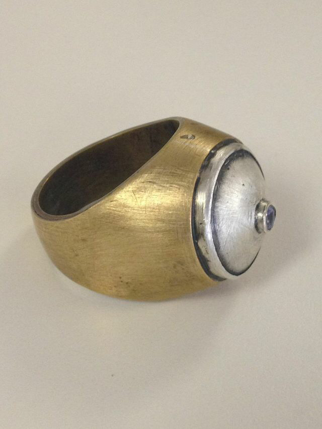 sideviewhollowsetring.jpg