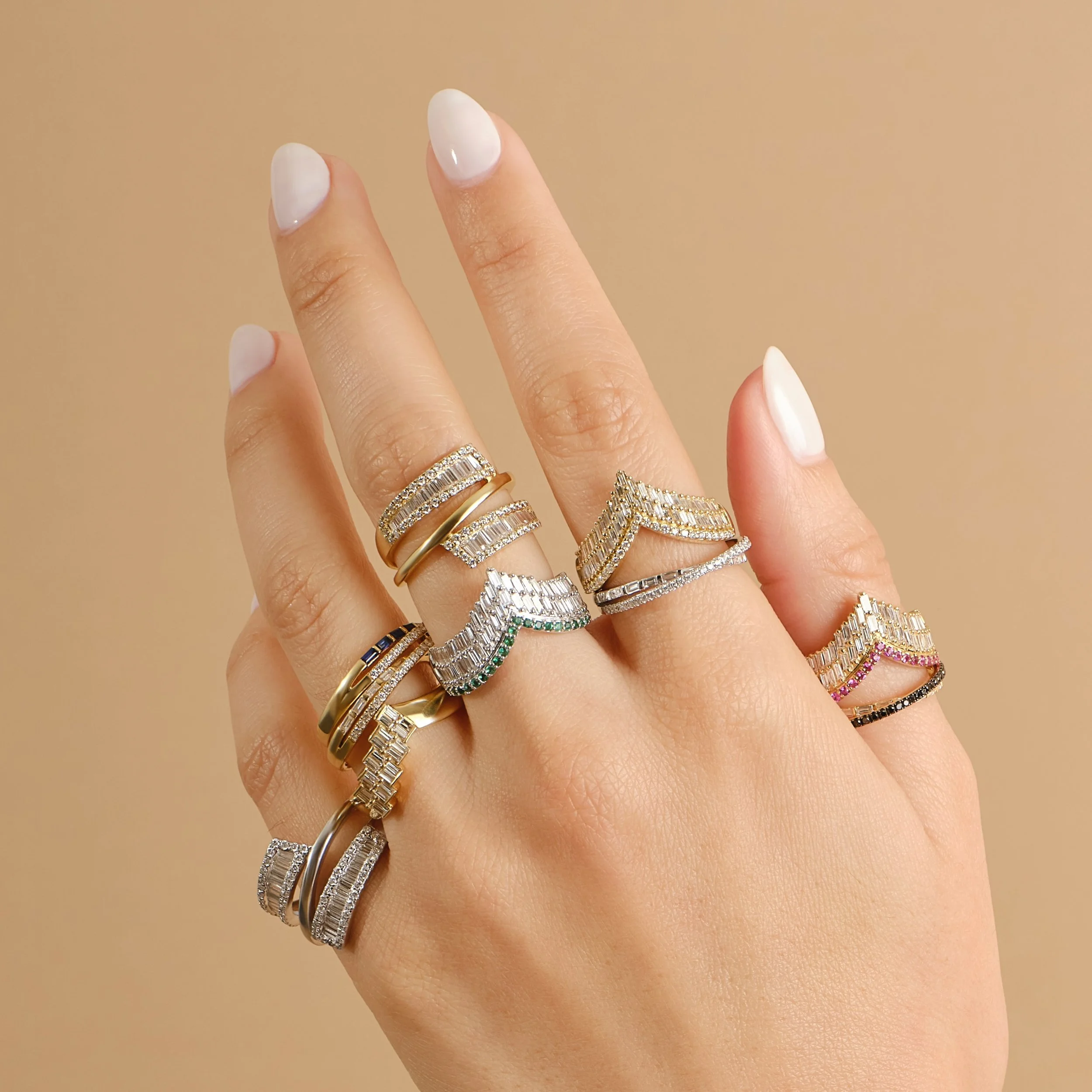 Fine rows of sparkling stones that catch the light from every angle. ✨. #chicago #kasteljewerly #styleinspo