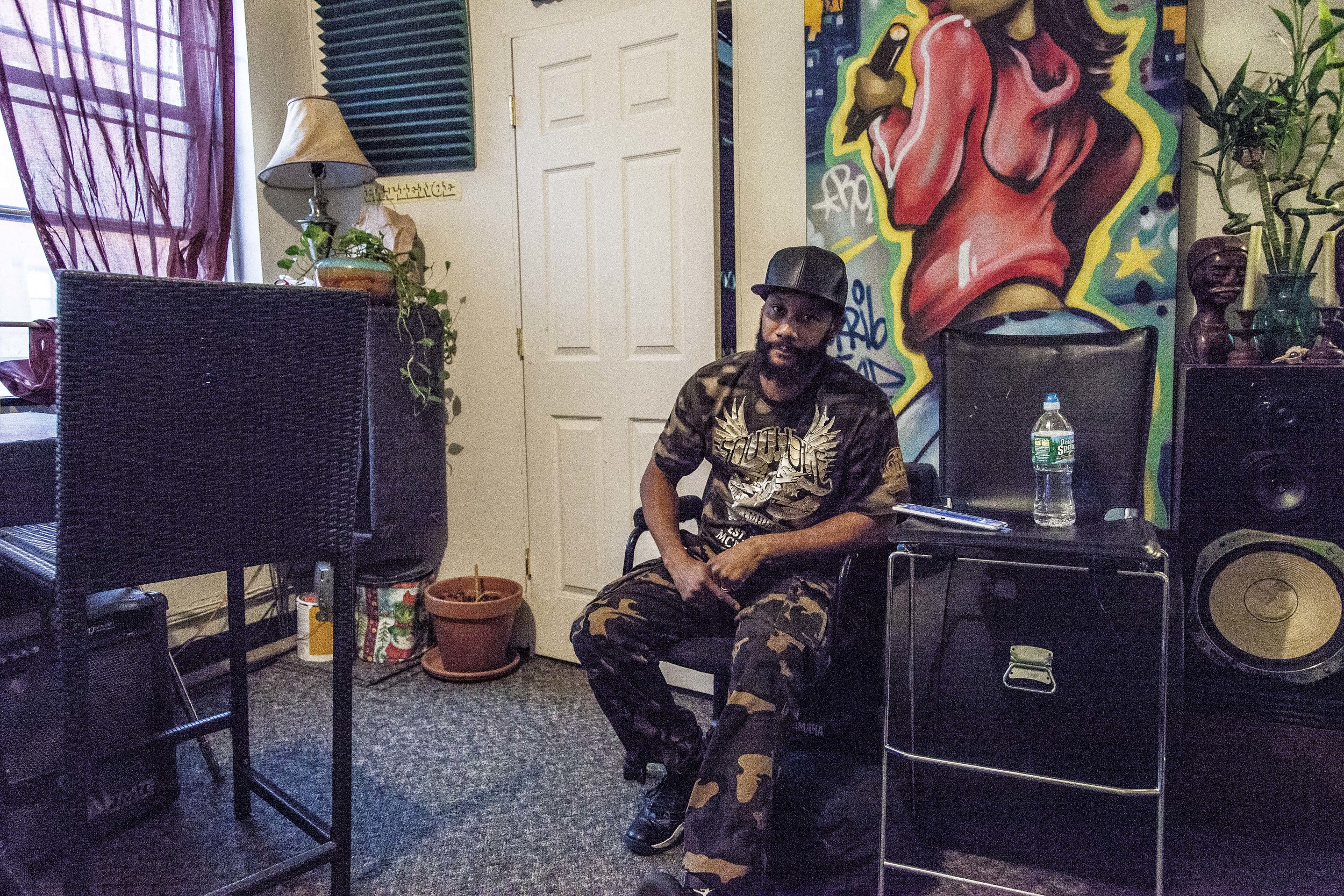 Guerrilla Grooves Radio. Al Knizzy. TME Pro Studios. Bronx, NYC. May 2015.