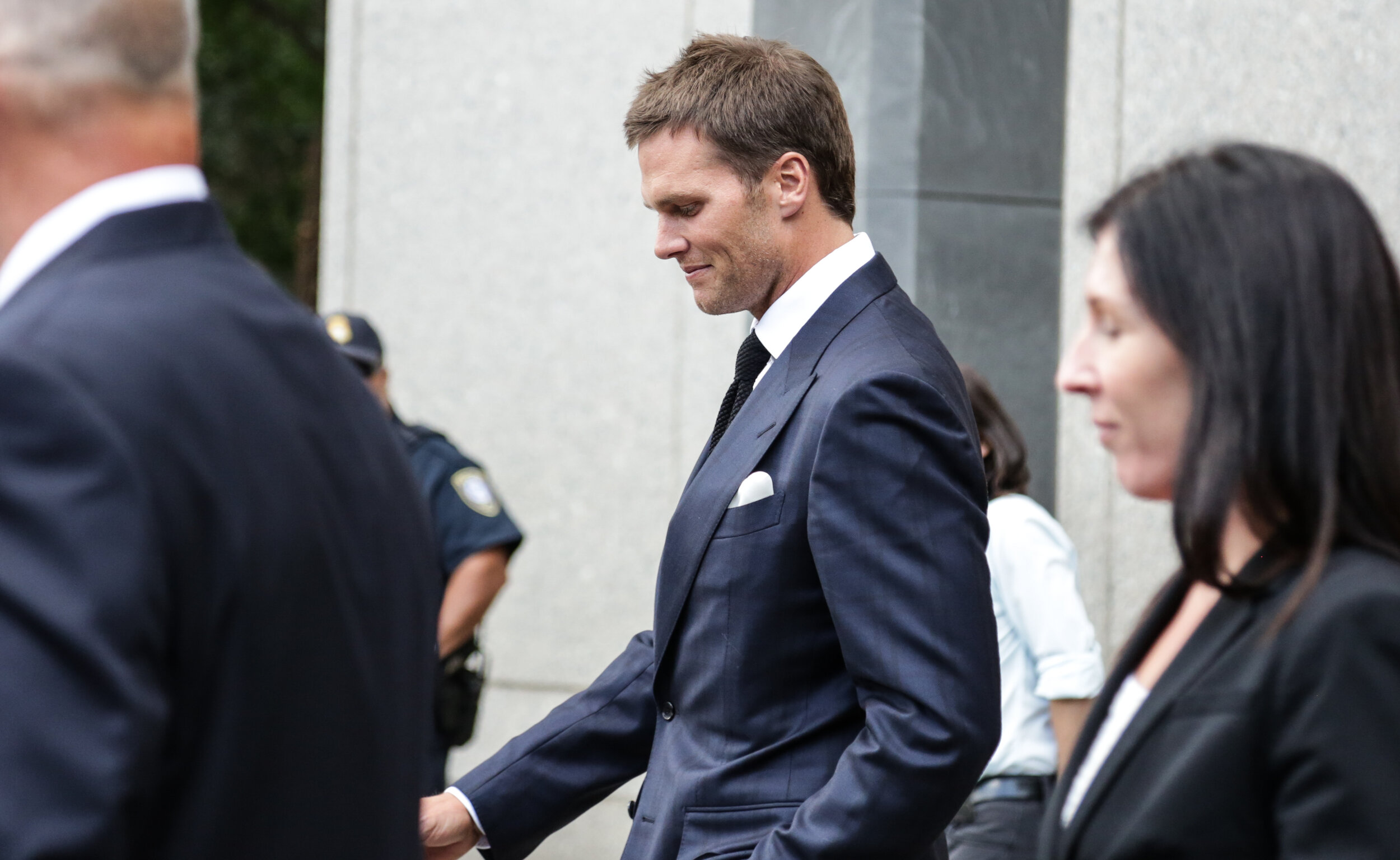 946A9322_TomBradyCourt_8_12_15.jpg