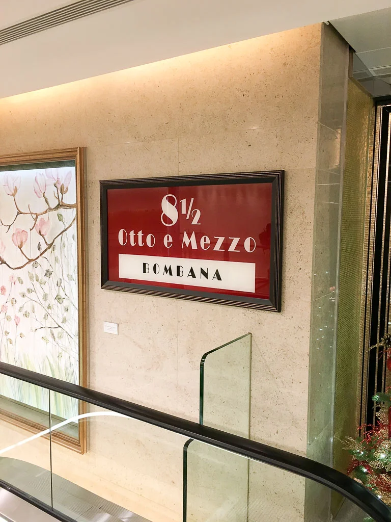 Hong Kong- 8 1/2 Otto e Mezzo- ✪✪✪